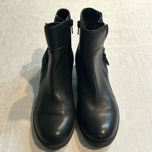 Comfortiva Black Ankle Booties - Picture 4 of 7